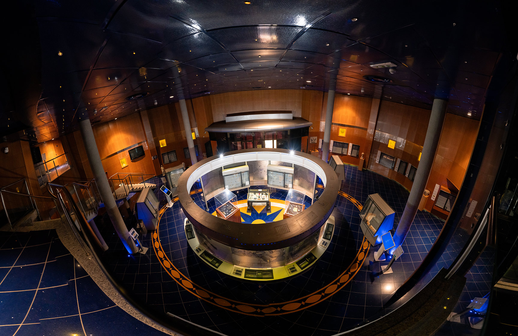 Explorez les trésors du temps à travers notre collection de monnaies